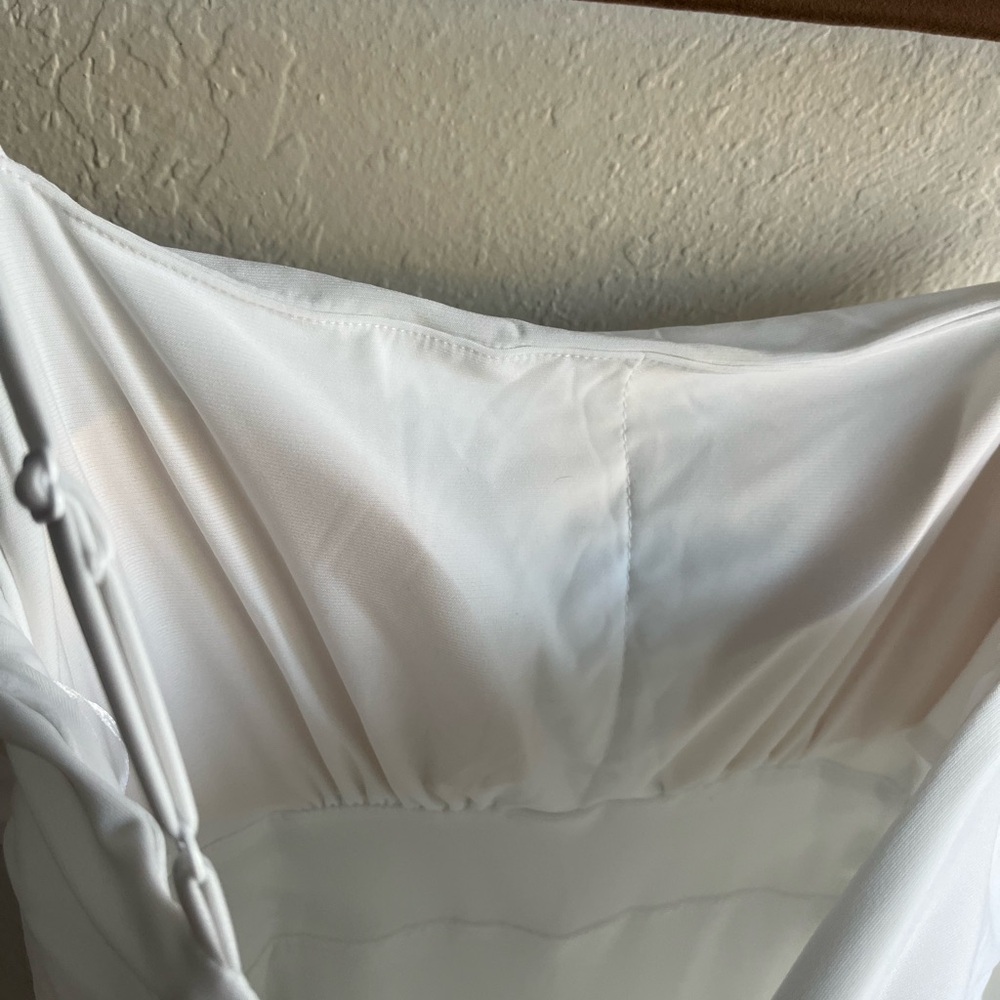 Express Body Contour White Dress - Picture 4 of 8